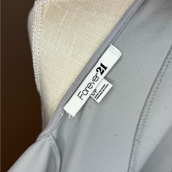 Forever 21 Barbie/80s dress - Picture 4 of 5